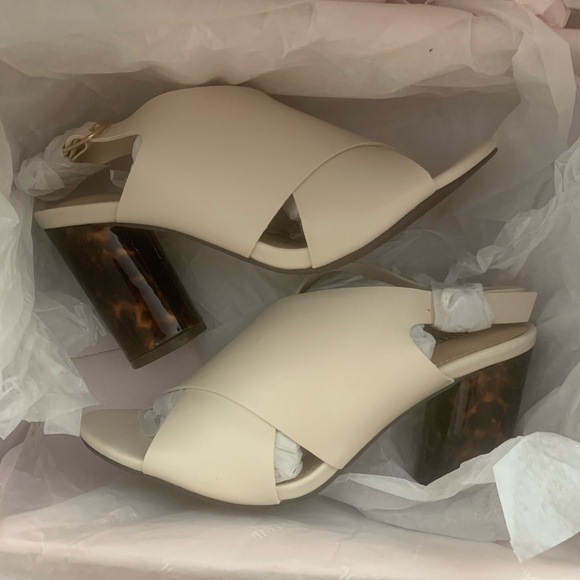 White slingback heel sandal - Picture 4 of 7